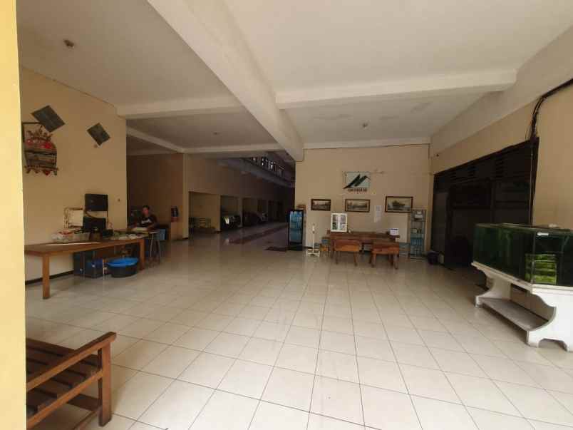 dijual rumah raya siwalankerto