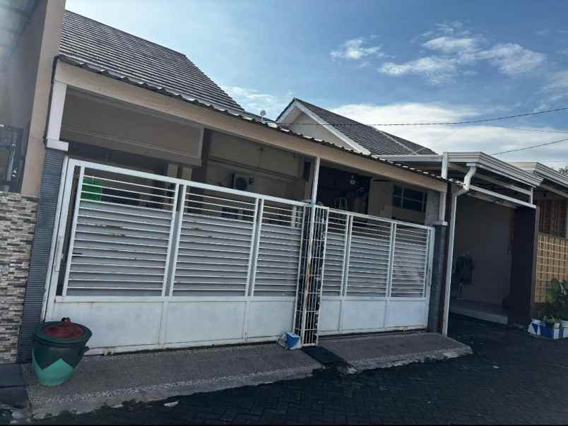 dijual rumah royal buntaran