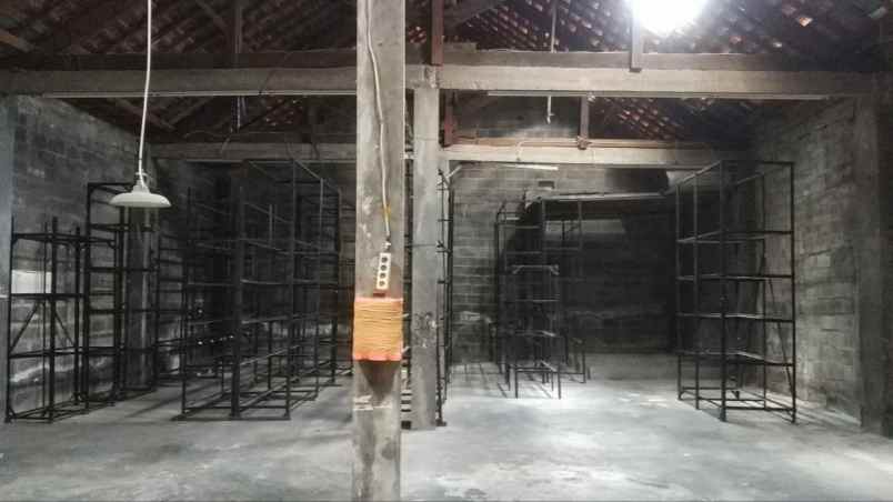 dijual rumah rumah gudang ploso timur