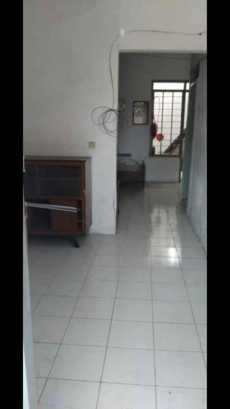 dijual rumah rumah gudang ploso timur