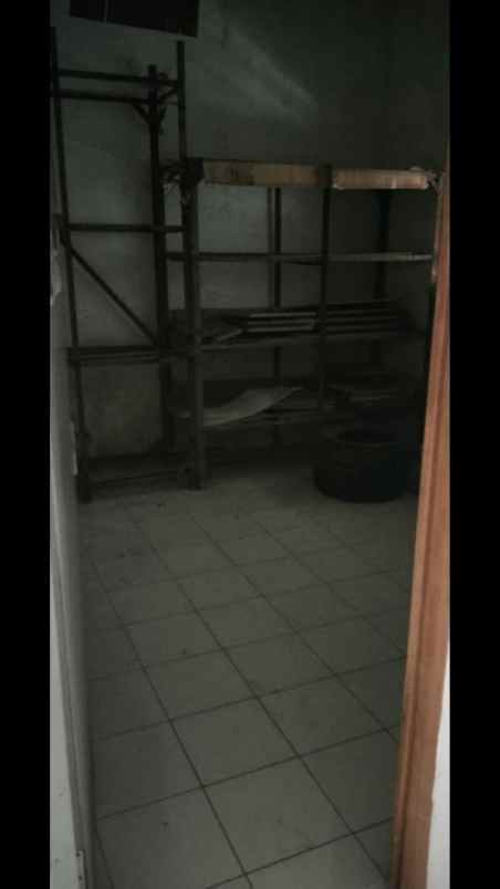 dijual rumah rumah gudang ploso timur