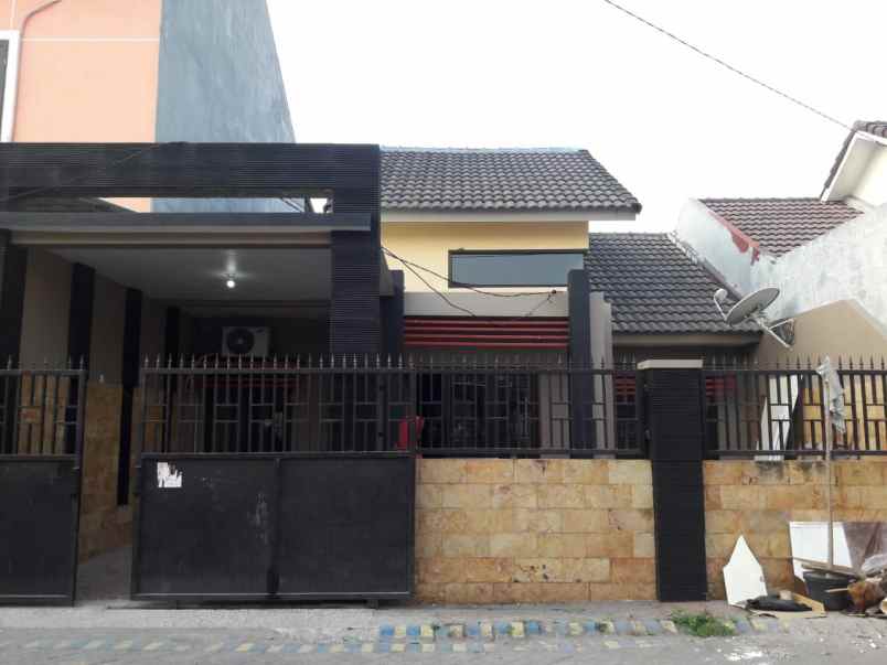 dijual rumah rungkut