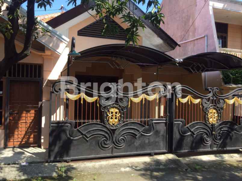 dijual rumah rungkut barata