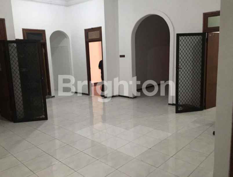 dijual rumah rungkut barata