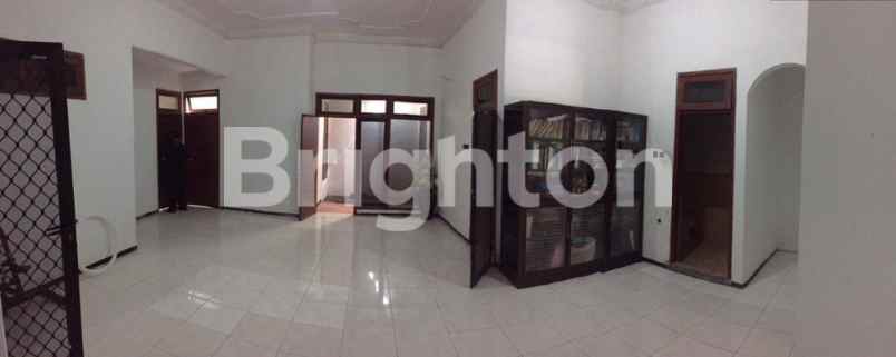 dijual rumah rungkut barata