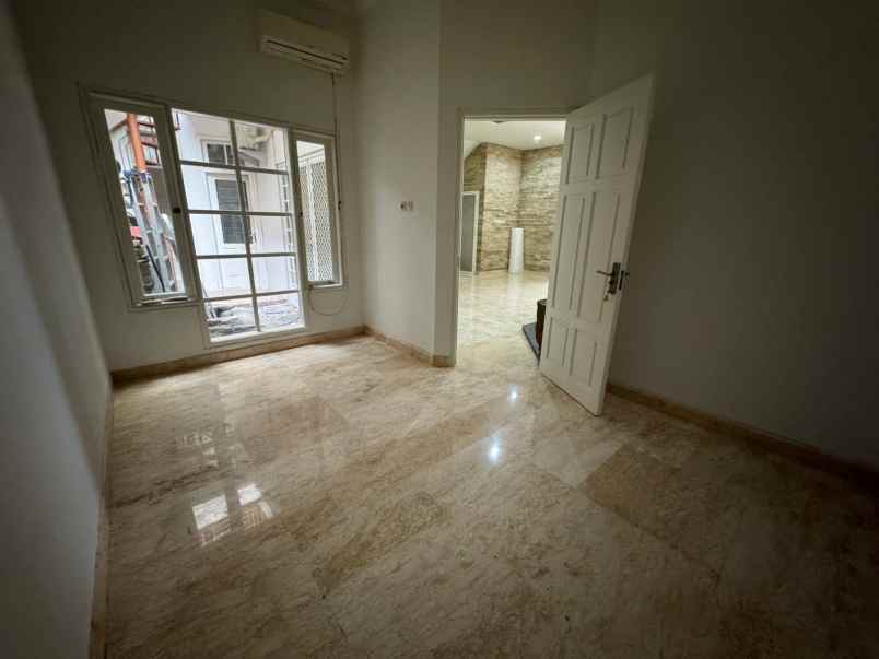 dijual rumah san diego pakuwon city