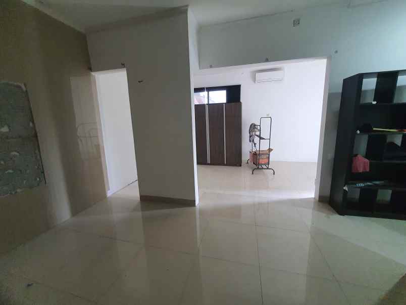 dijual rumah sawah lama ciputat