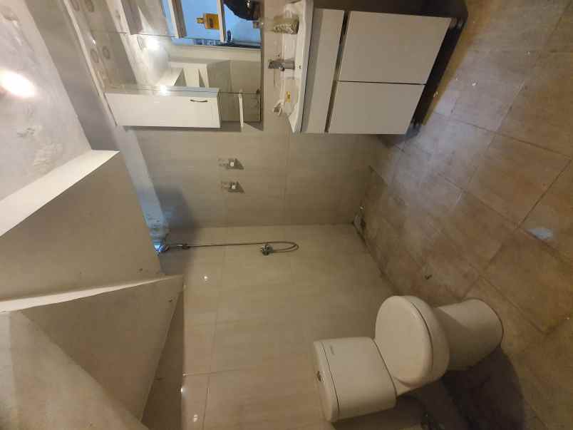 dijual rumah sawah lama ciputat