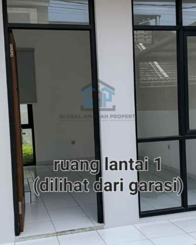 dijual rumah second like new cipageran murah 2 lantai
