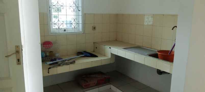 dijual rumah secondary di telaga kahuripan bogor