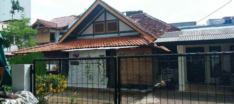 dijual rumah senen jakarta pusat