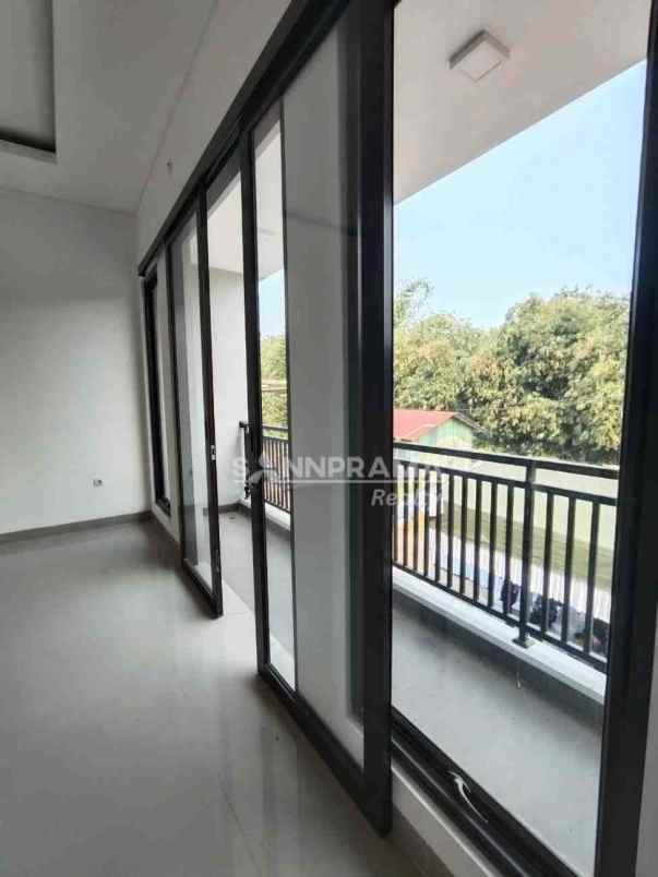 dijual rumah sentul