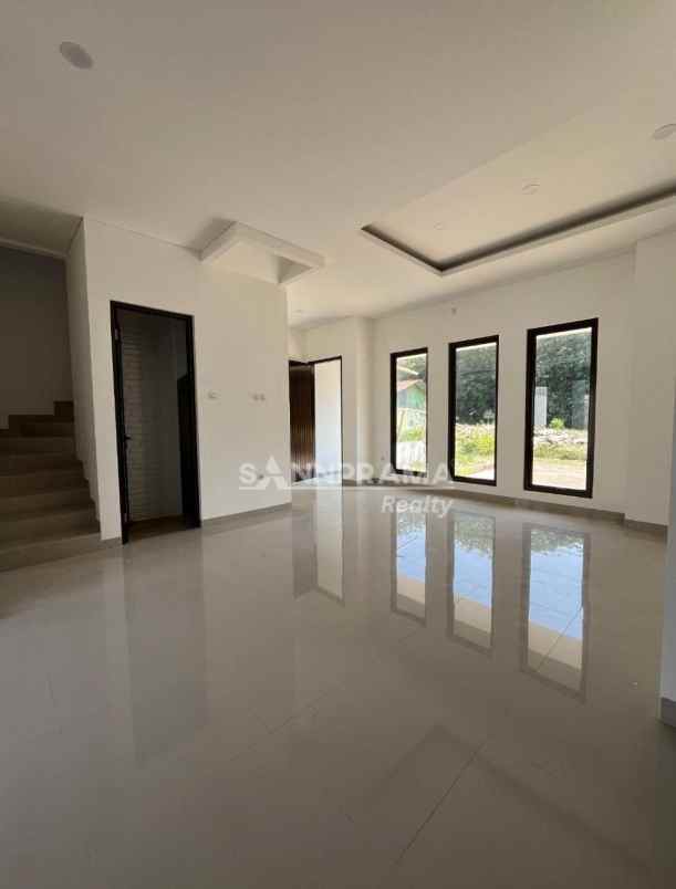 dijual rumah sentul