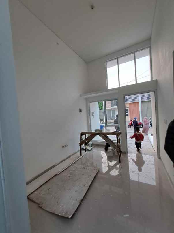 dijual rumah serdang kulon