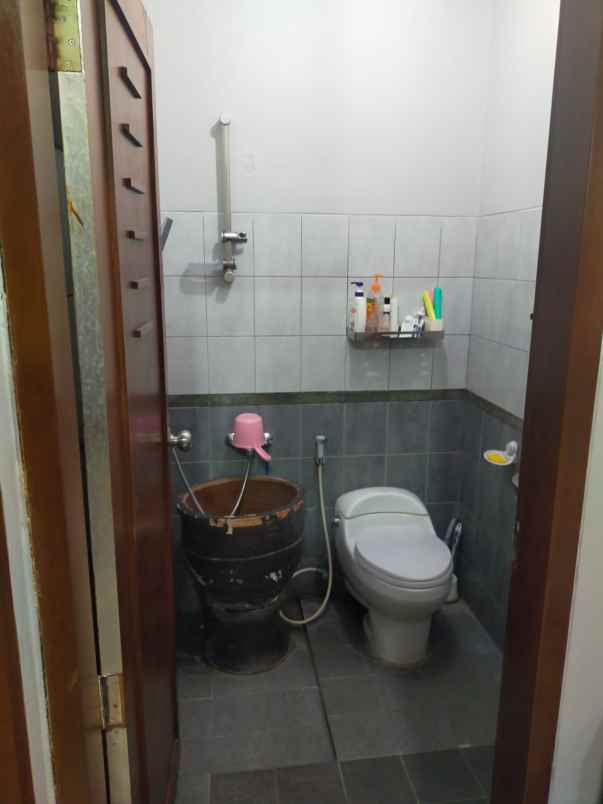 dijual rumah setraduta sariwangi