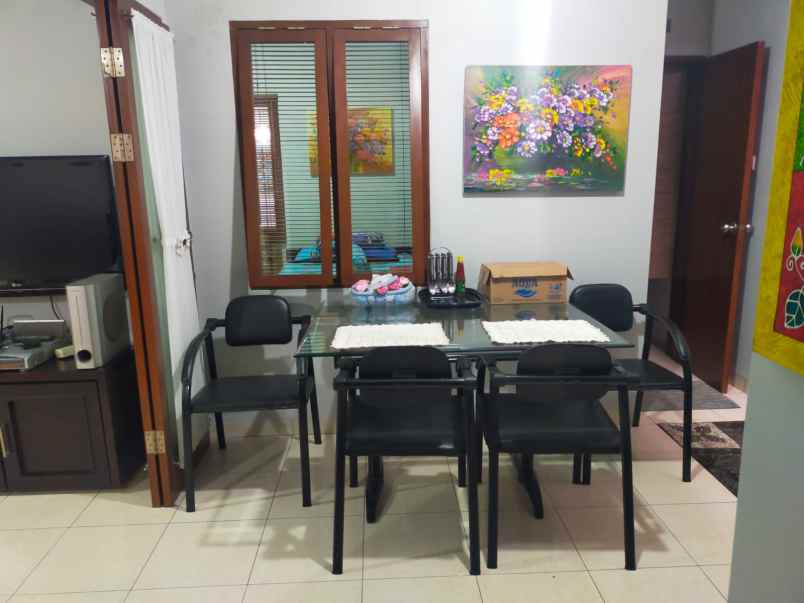 dijual rumah setraduta sariwangi