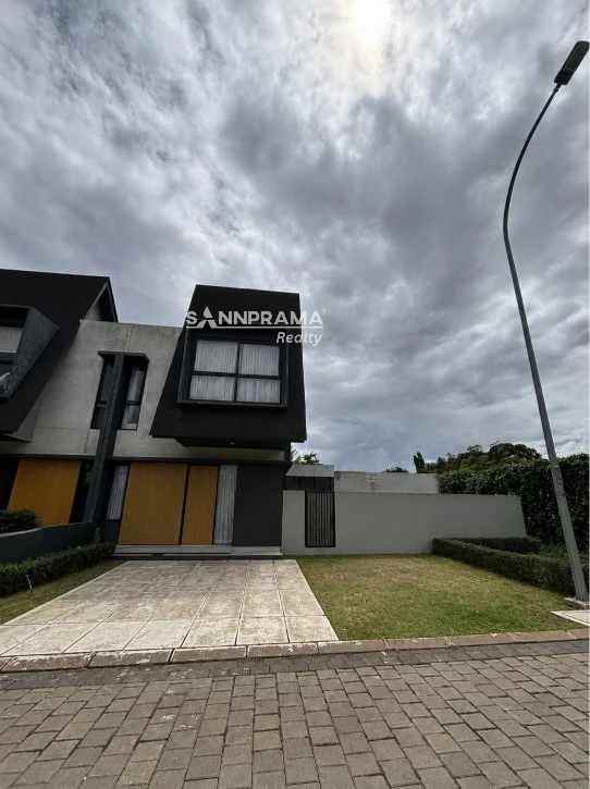dijual rumah shila sawangan