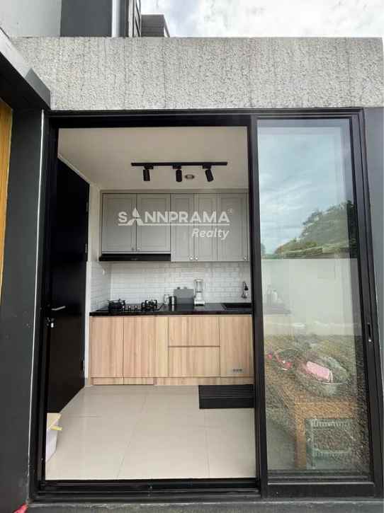 dijual rumah shila sawangan