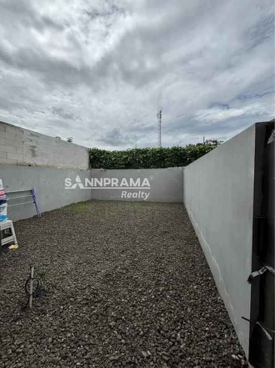 dijual rumah shila sawangan