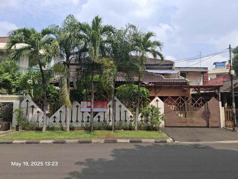 dijual rumah shm taman aries jakarta barat