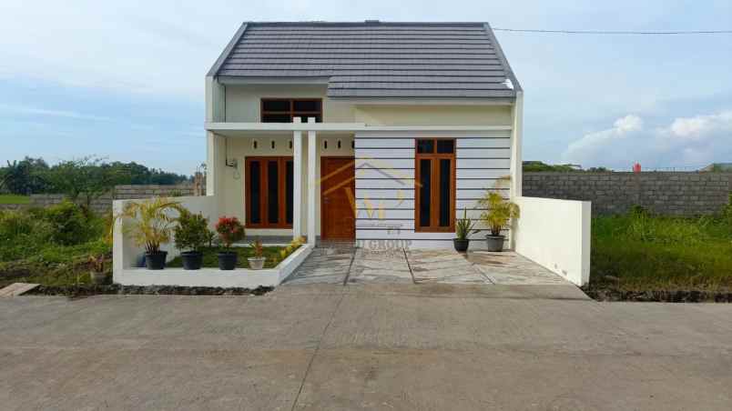 dijual rumah sidoluhur godean sleman