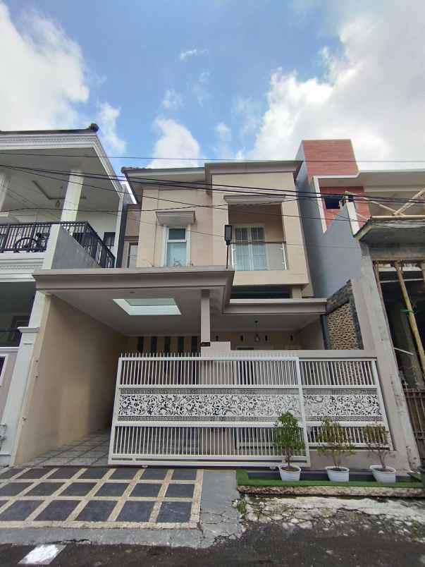 dijual rumah simpang kalpataru
