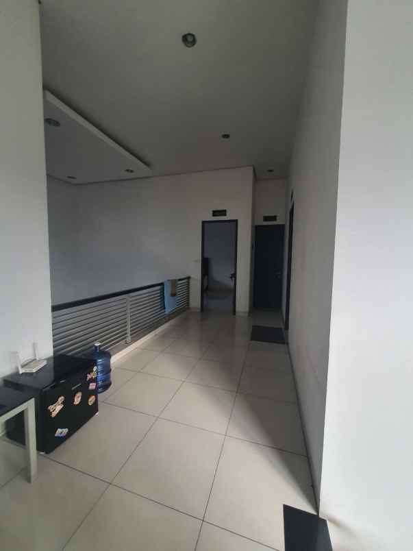 dijual rumah singgasana pradana