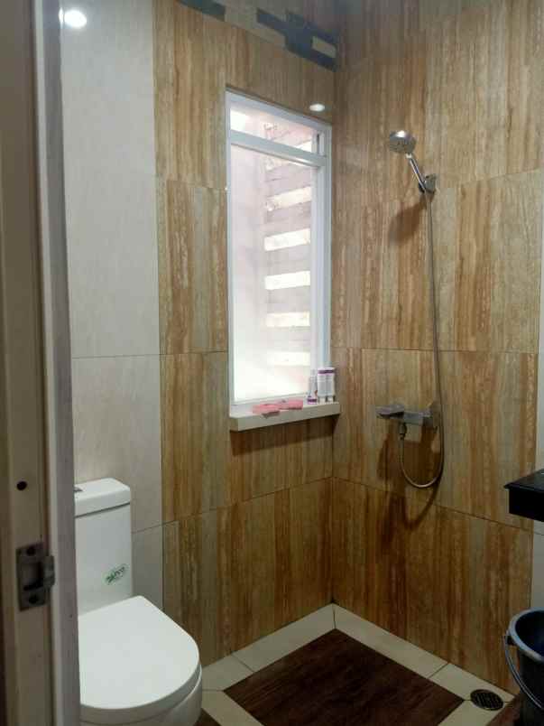 dijual rumah srengseng sawah