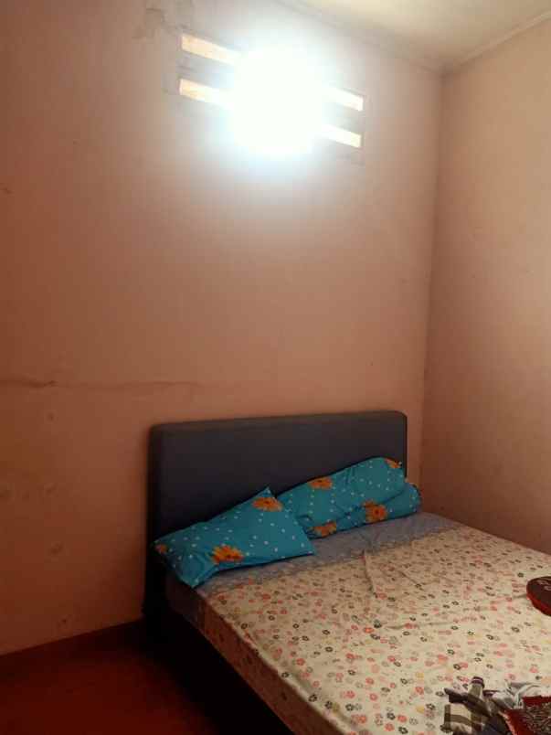 dijual rumah srengseng sawah