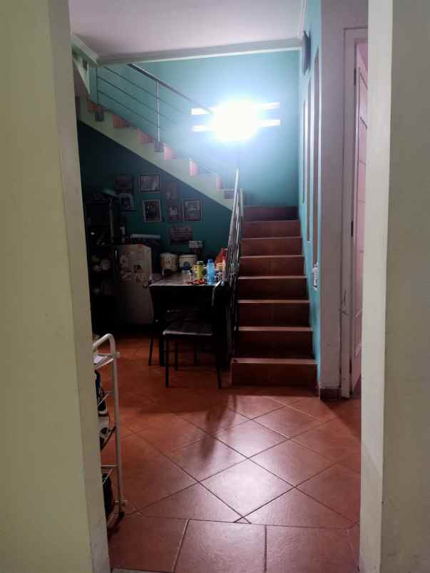 dijual rumah srengseng sawah