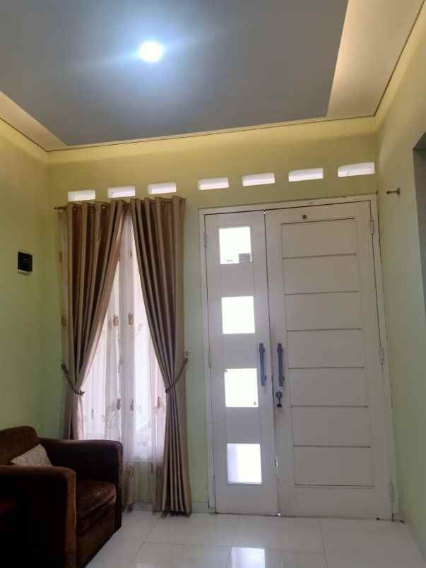 dijual rumah srengseng sawah