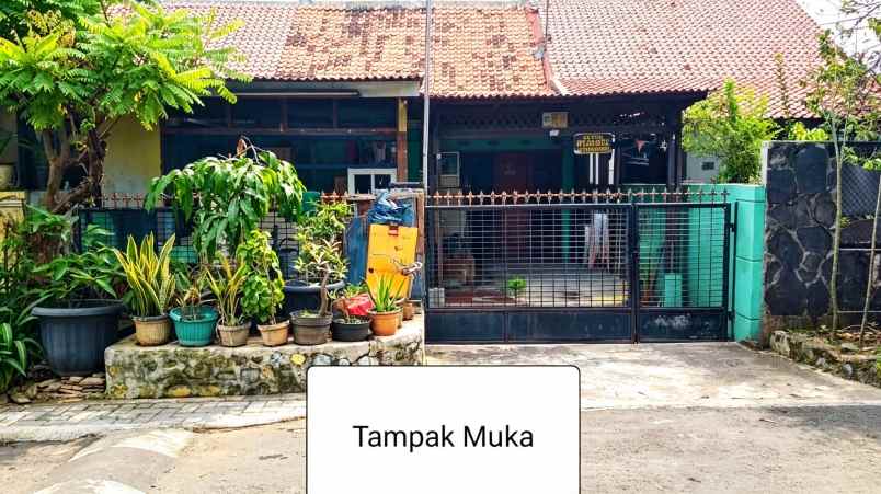 dijual rumah strategis 5 kamar di klender
