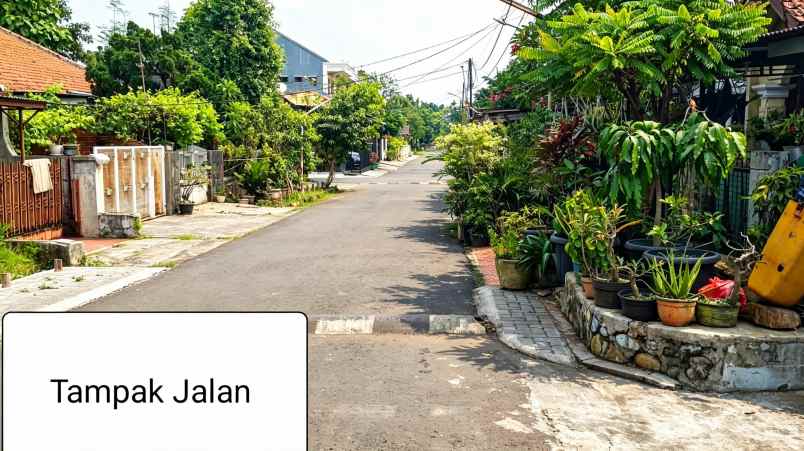dijual rumah strategis 5 kamar di klender