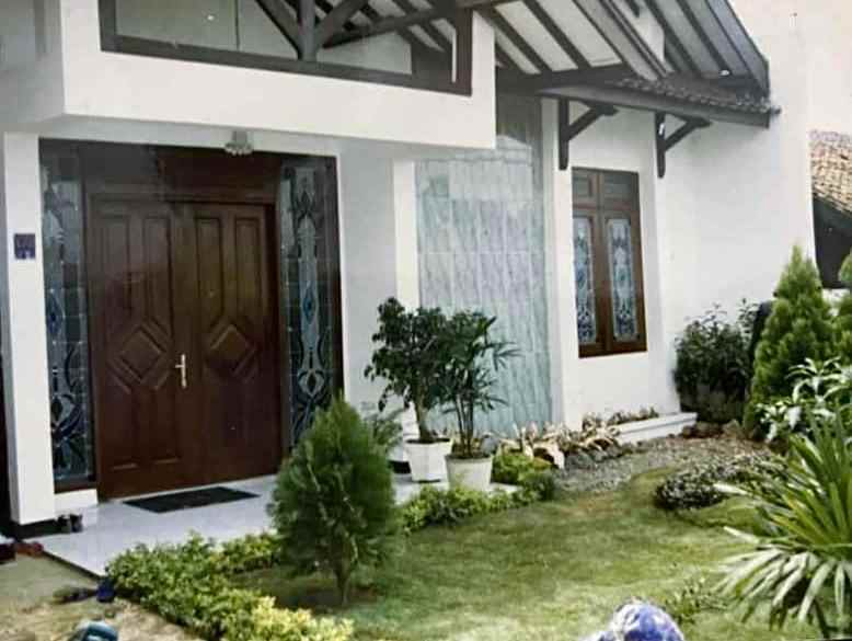 dijual rumah strategis bandung