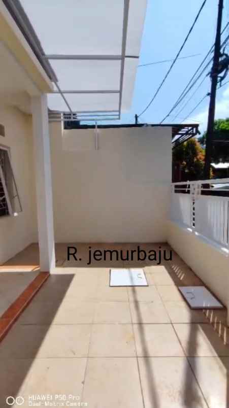 dijual rumah sukolilo dian regency