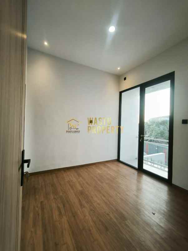 dijual rumah sumberadi