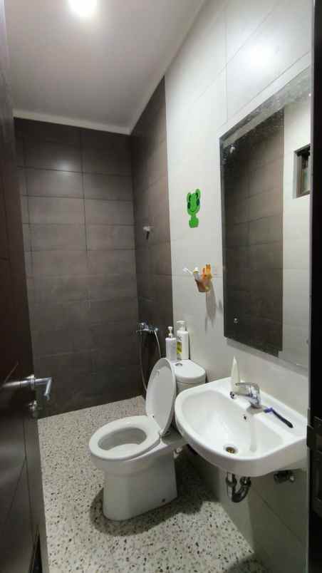 dijual rumah summarecon bekasi cluster