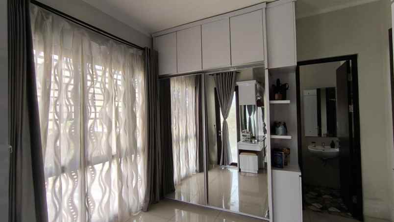 dijual rumah summarecon bekasi cluster