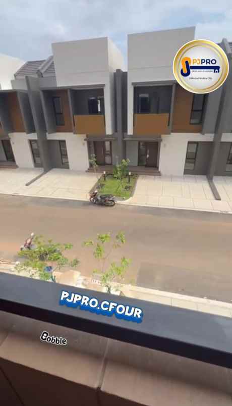 dijual rumah summarecon crown gading