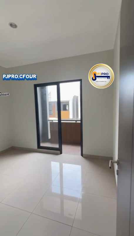 dijual rumah summarecon crown gading