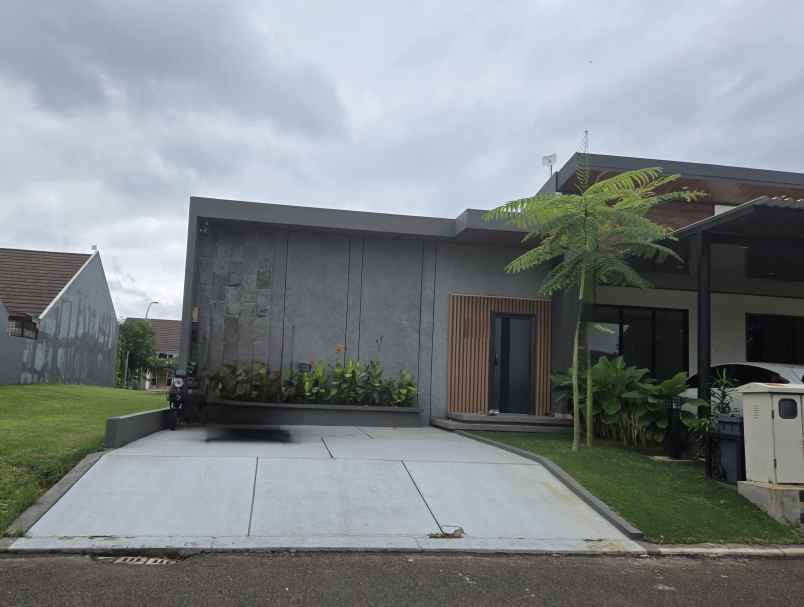dijual rumah suvarna sutera tangerang