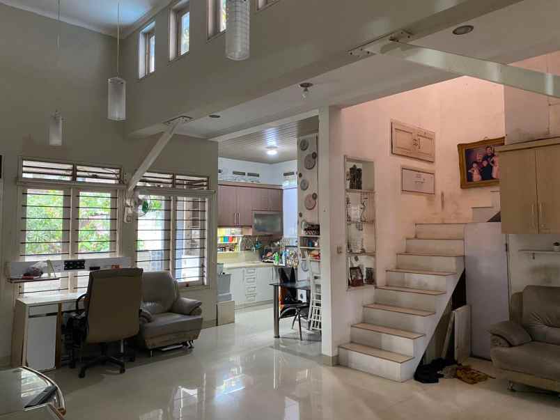 dijual rumah taman royal 3 cluster