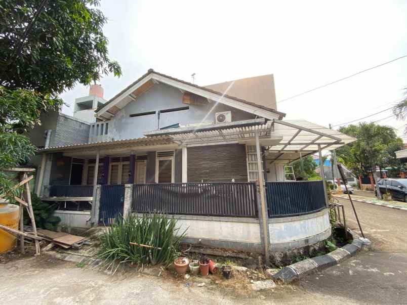 dijual rumah taman royal 3 cluster
