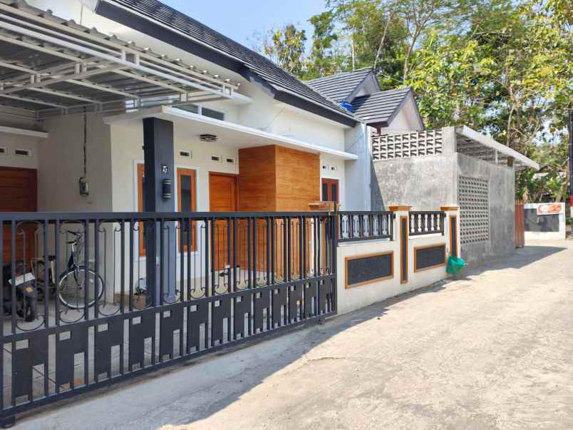 dijual rumah tamantirto kasihan bantul