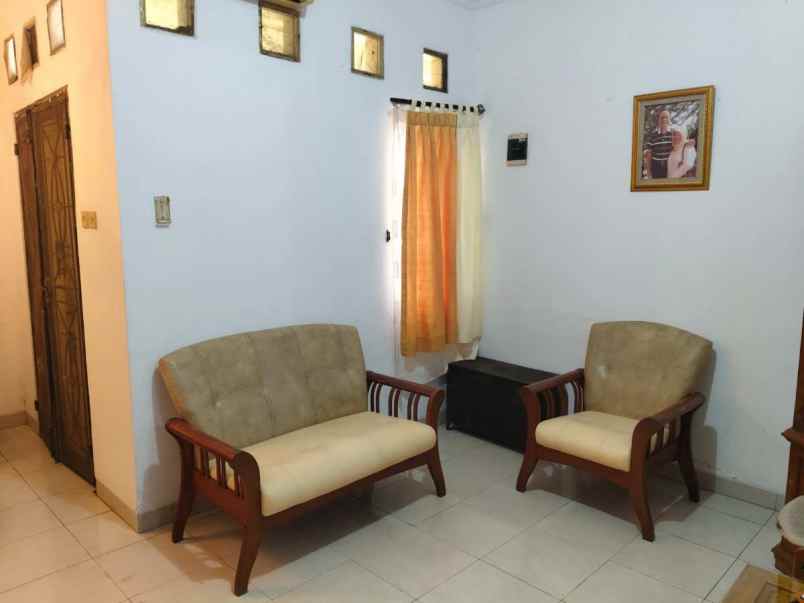 dijual rumah tapos