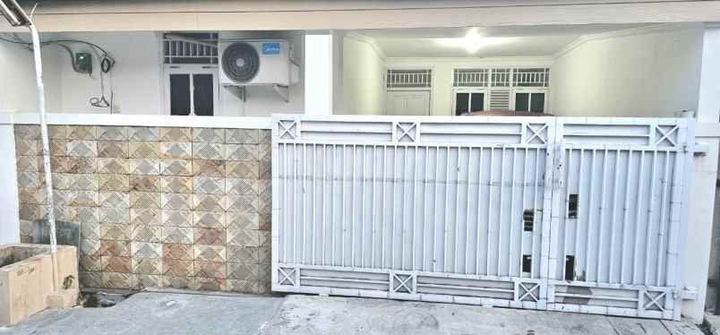 dijual rumah telaga mas