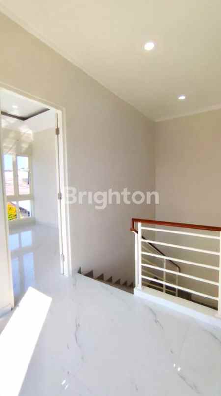 dijual rumah tenggilis tengah