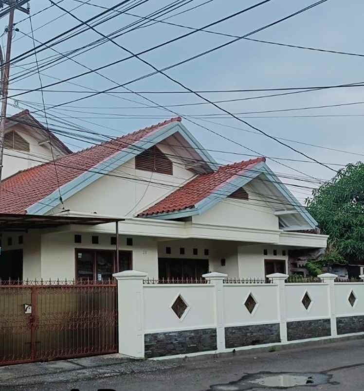 dijual rumah turangga