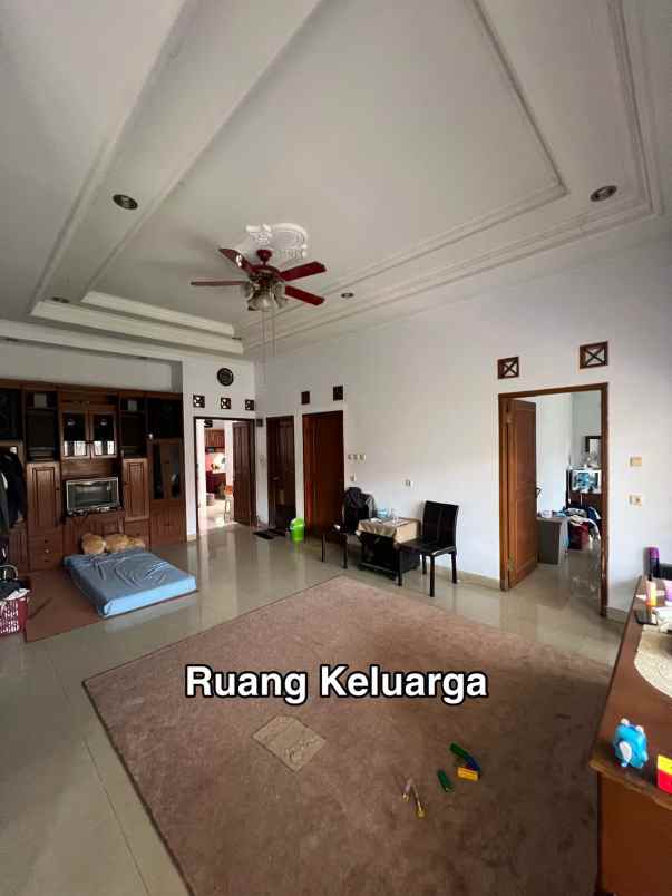 dijual rumah turangga