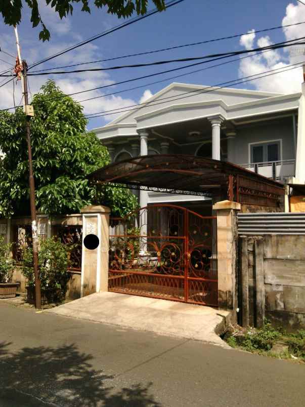 dijual rumah utan kayu